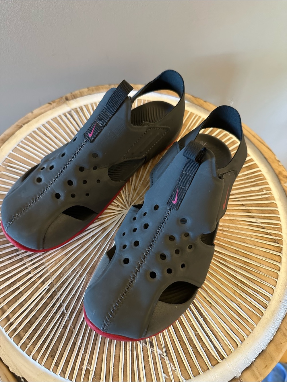Nike Sunray Protect 2 kids' water sandals. Like new